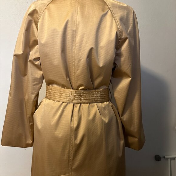 Vintage 60s / 70s Trench Coat with Belt. Perfect!! - Picture 13 of 14
